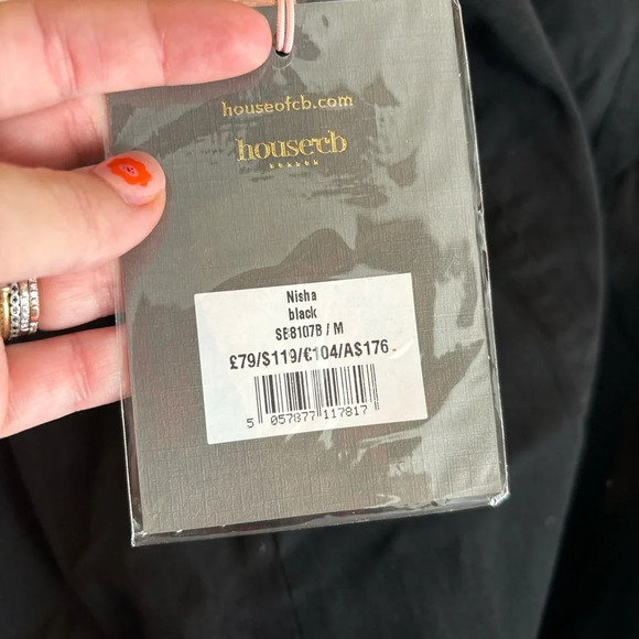 NISHA

BLACK SCULPTING‎ MINI SKIRT - Picture 6 of 6